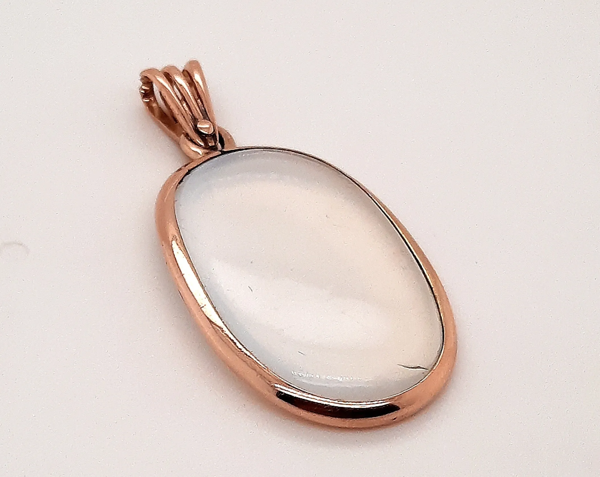 9ct Yellow Gold Moonstone Pendant