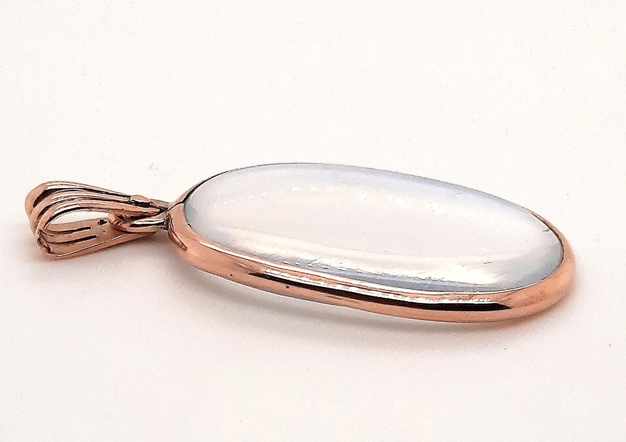 9ct Yellow Gold Moonstone Pendant