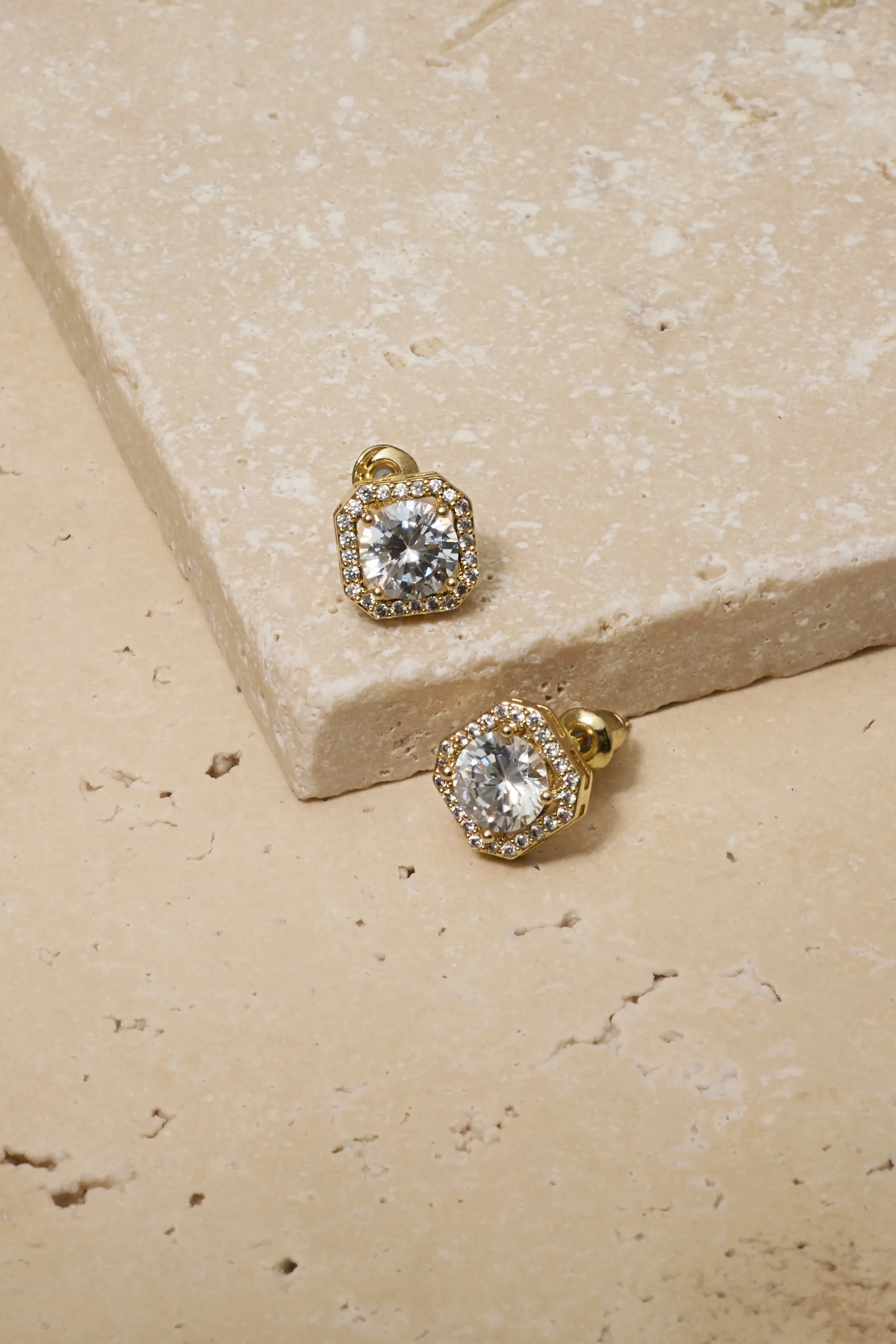 Adriana Studs
