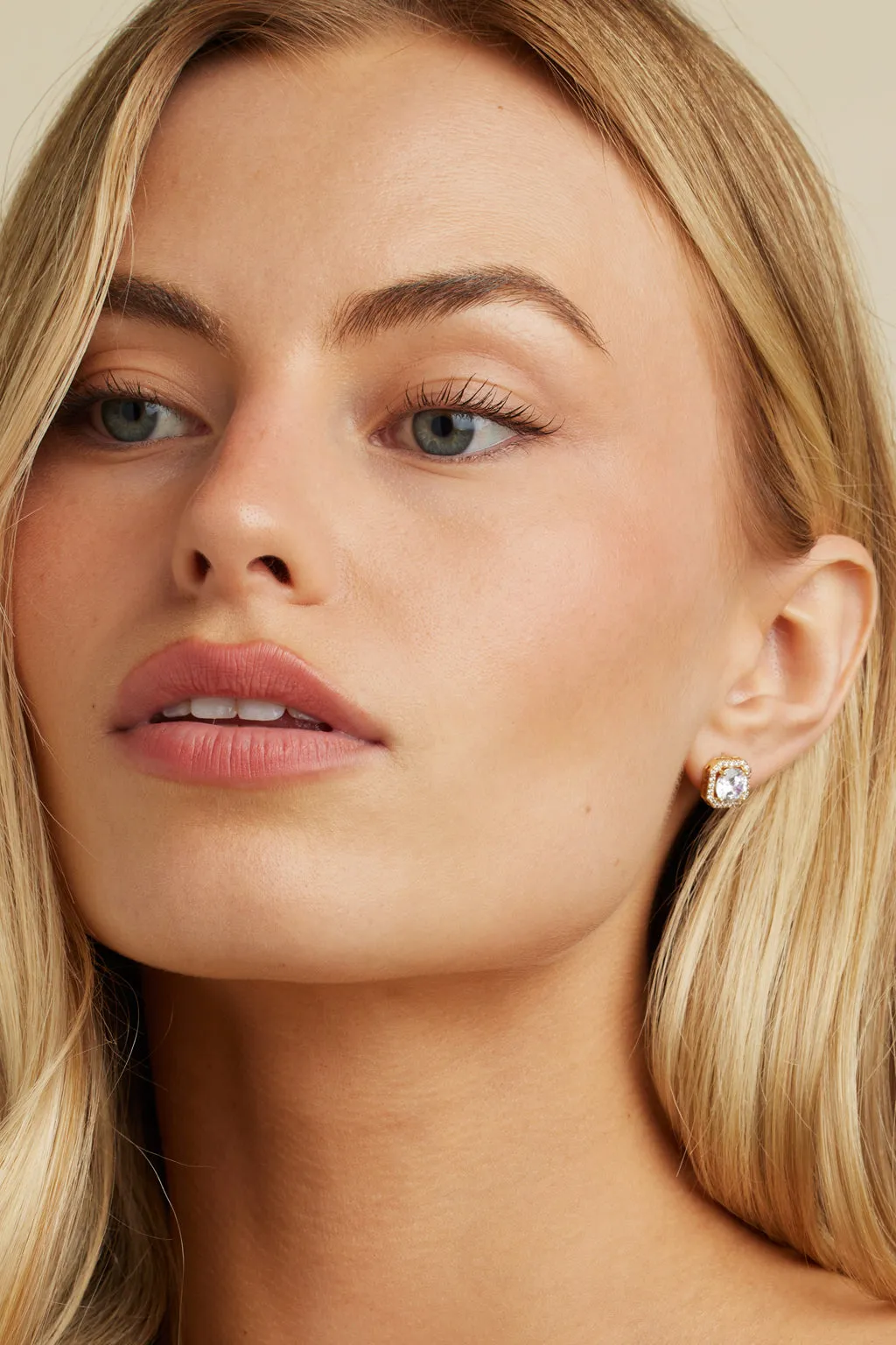 Adriana Studs