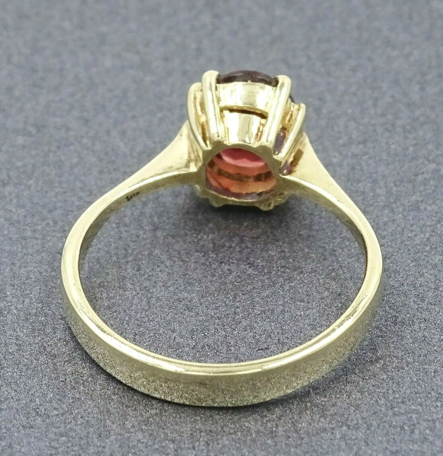 Garnet 9ct Yellow Gold Solitaire Ring