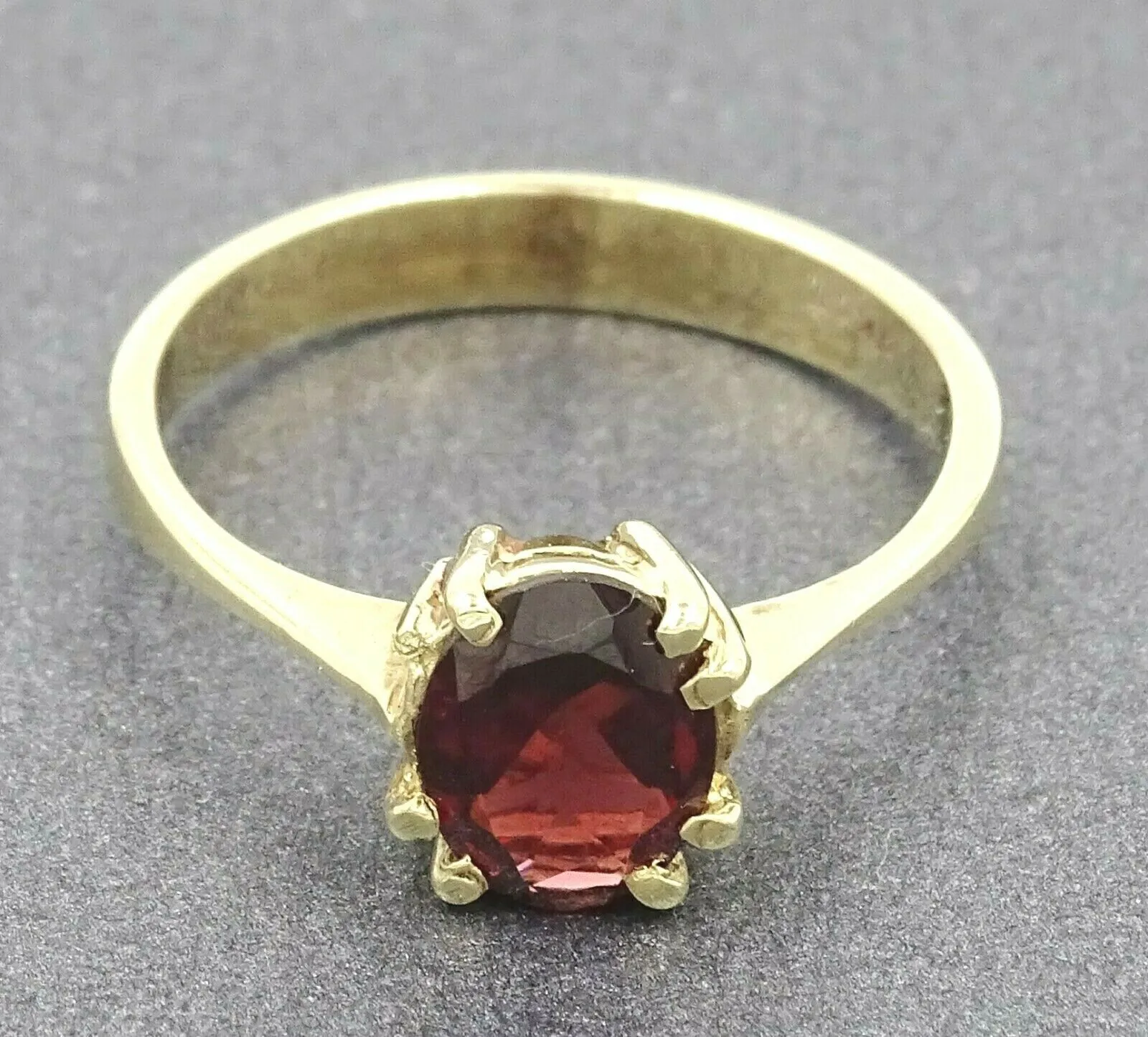 Garnet 9ct Yellow Gold Solitaire Ring