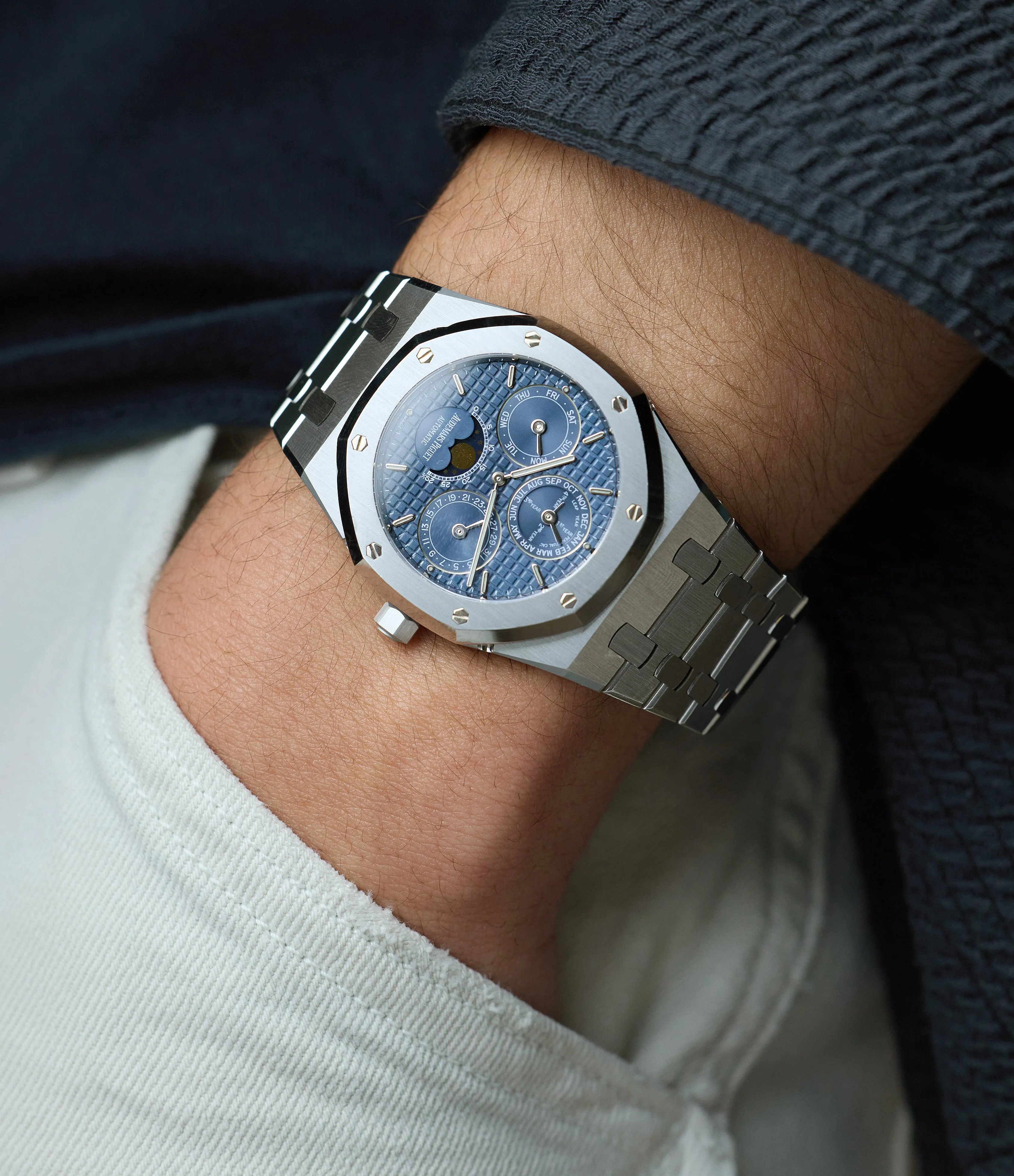 Perpetual Calendar | 25820ST | Stainless Steel