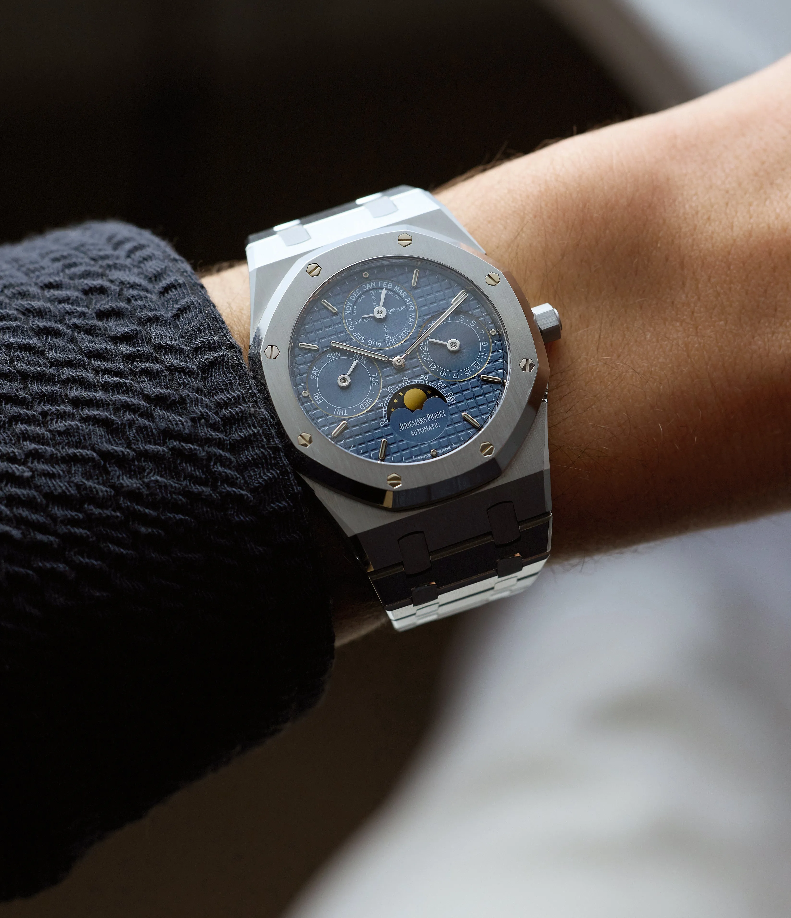 Perpetual Calendar | 25820ST | Stainless Steel