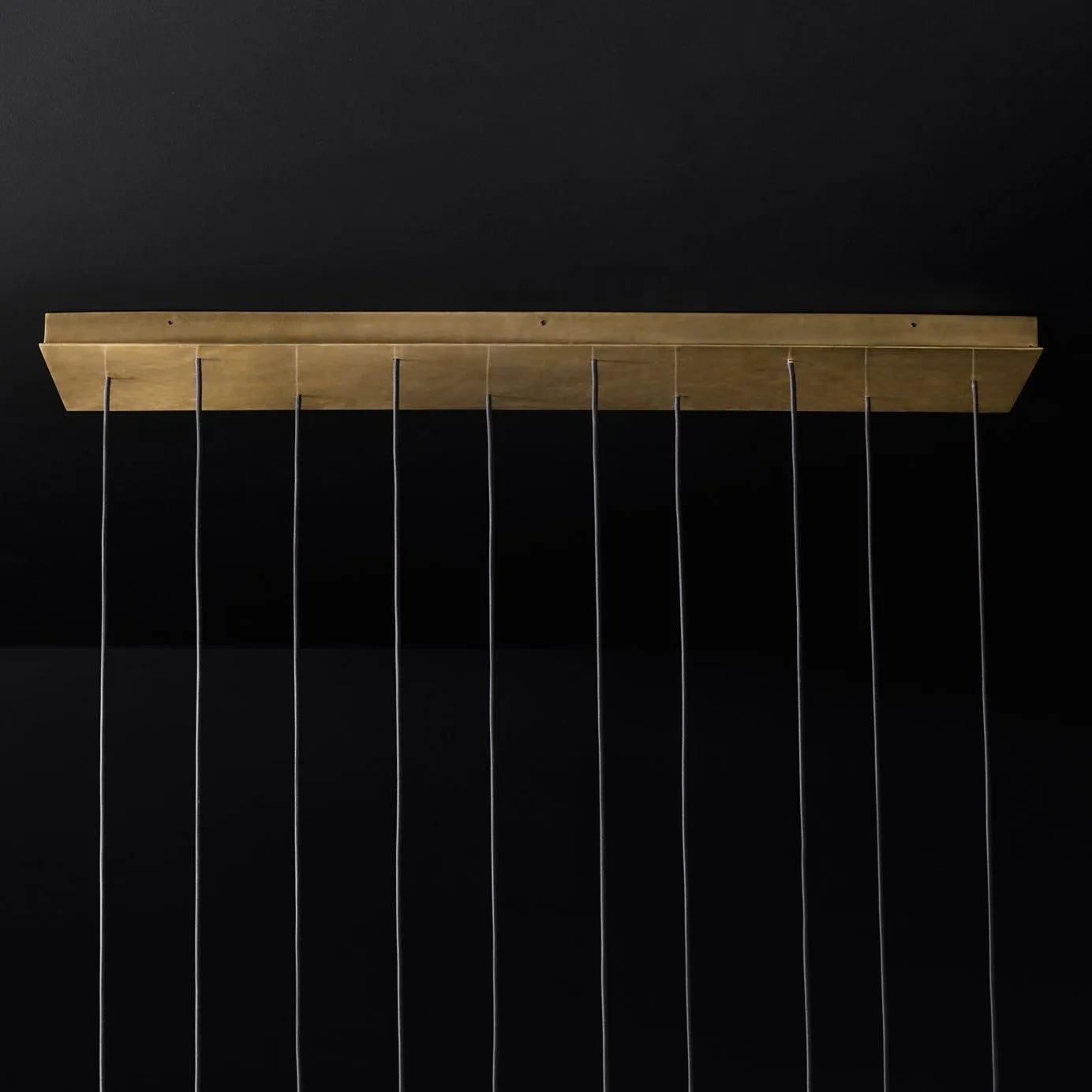 Renaie Loog Chandelier