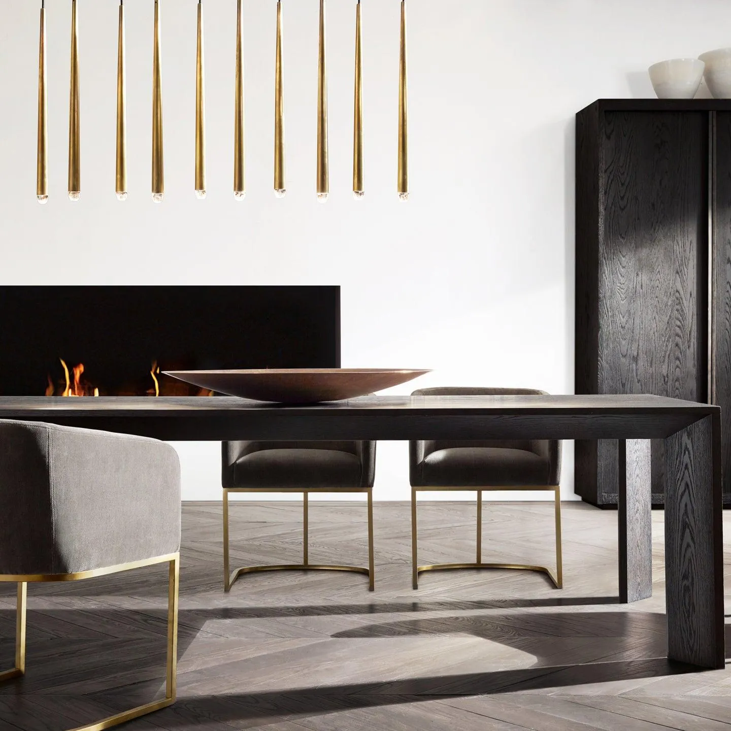 Renaie Loog Chandelier