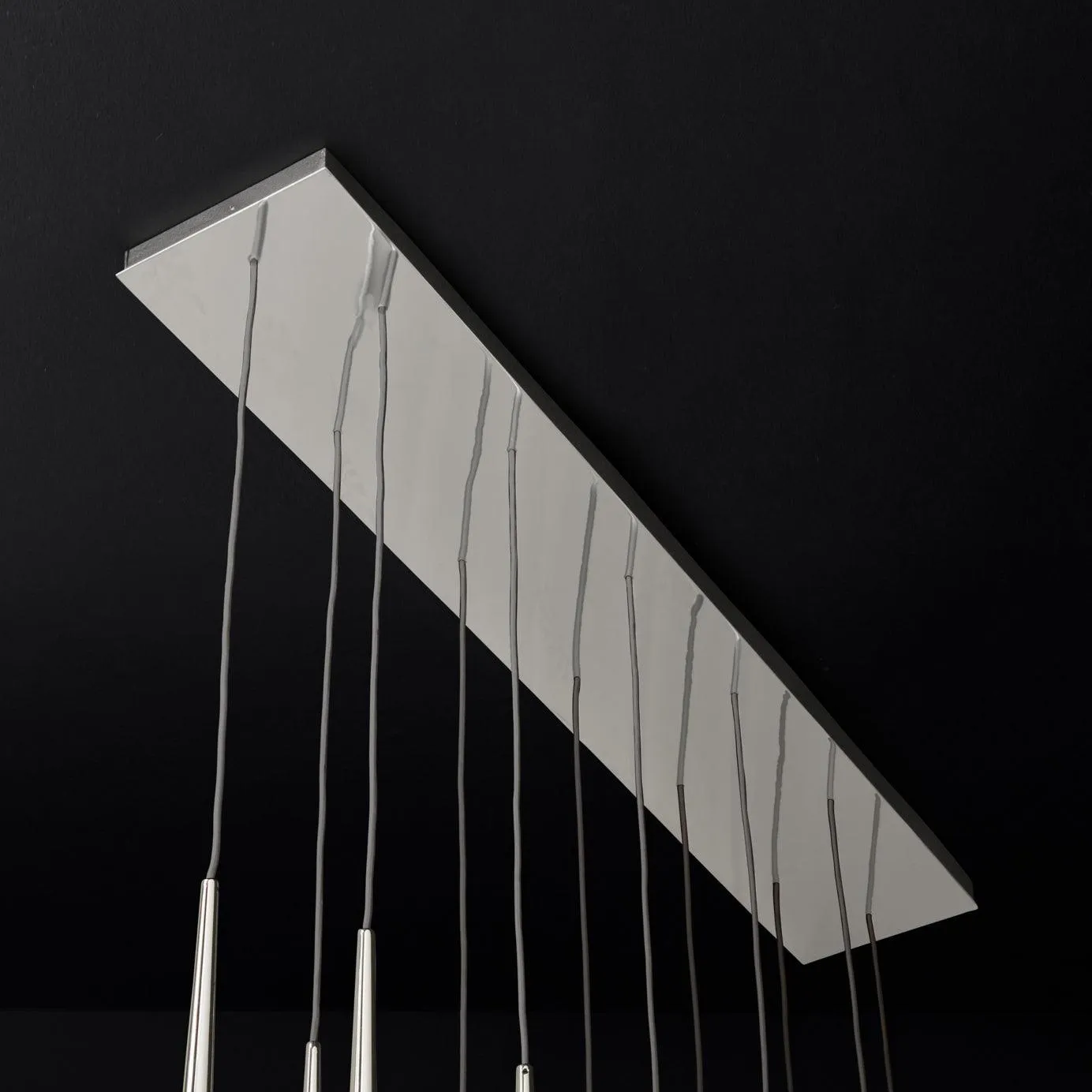 Renaie Loog Chandelier