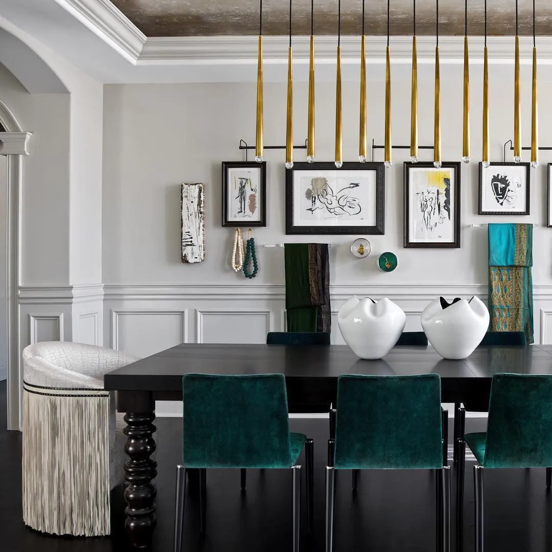 Renaie Loog Chandelier