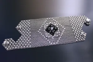 SG Liquid Metal PRB2-AS– Antique Silver and Onyx Bracelet by Sergio Gutierrez