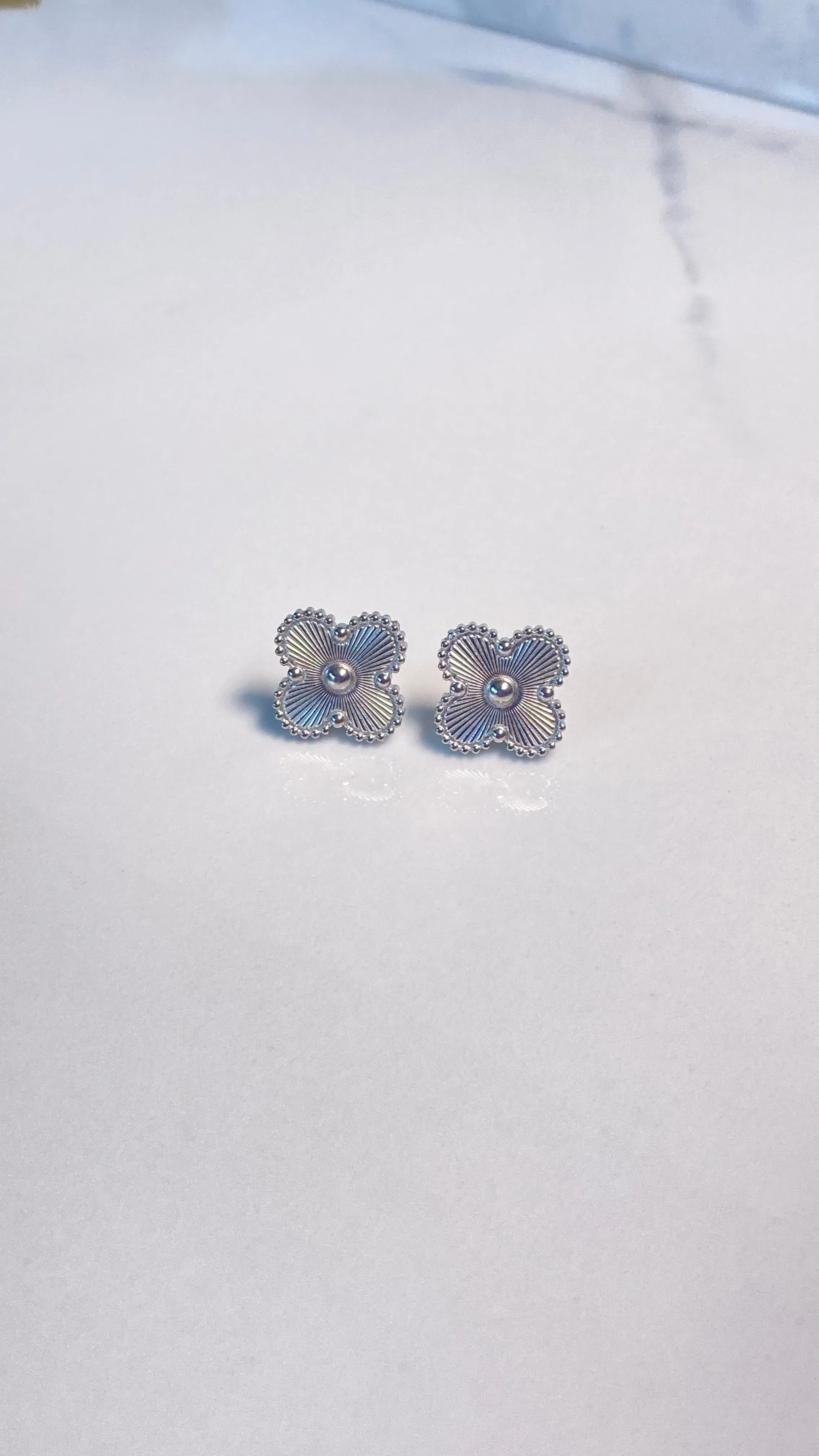 Sleek Clover Stud Earrings