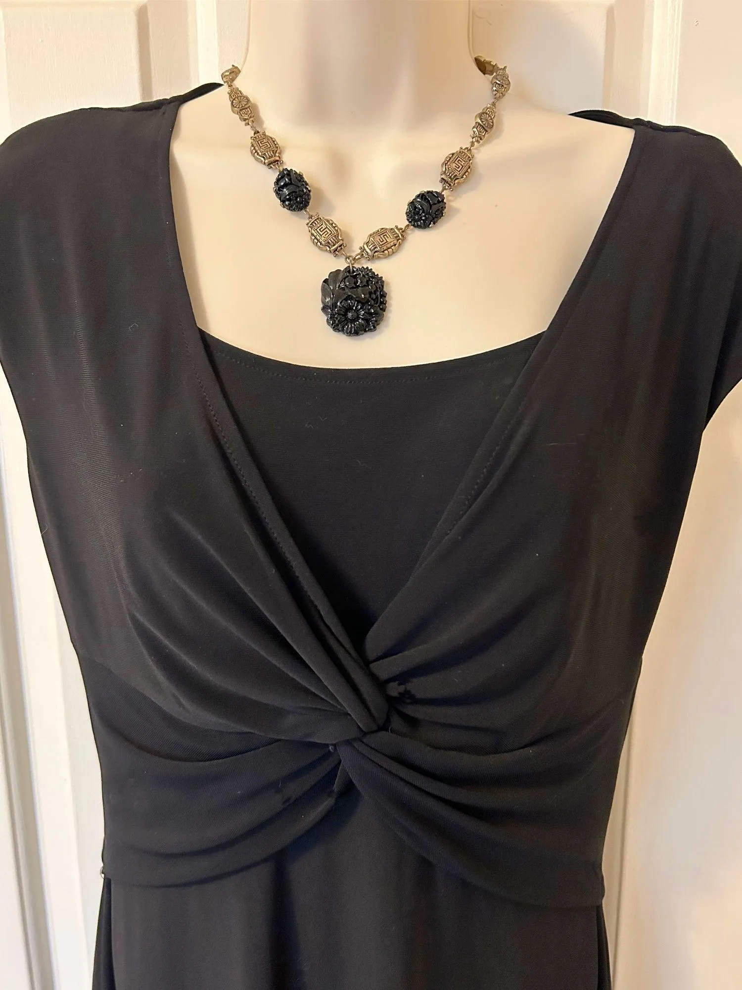 Striking Art Deco Faux Onyx & Gilt Choker Necklace