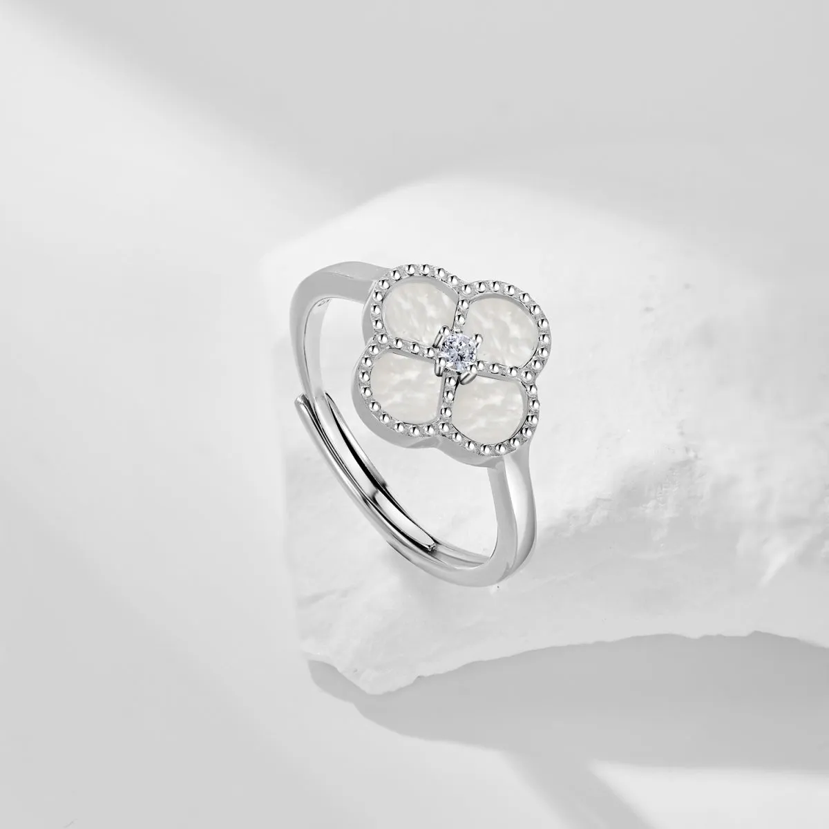 White Shell Clover Ring