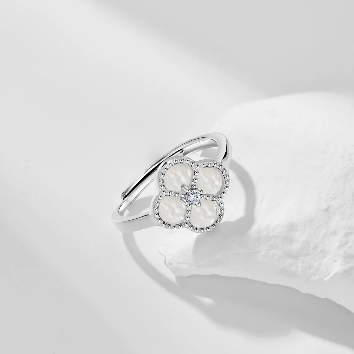 White Shell Clover Ring