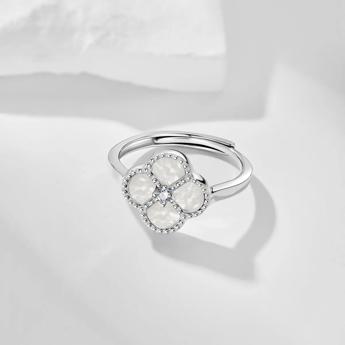 White Shell Clover Ring
