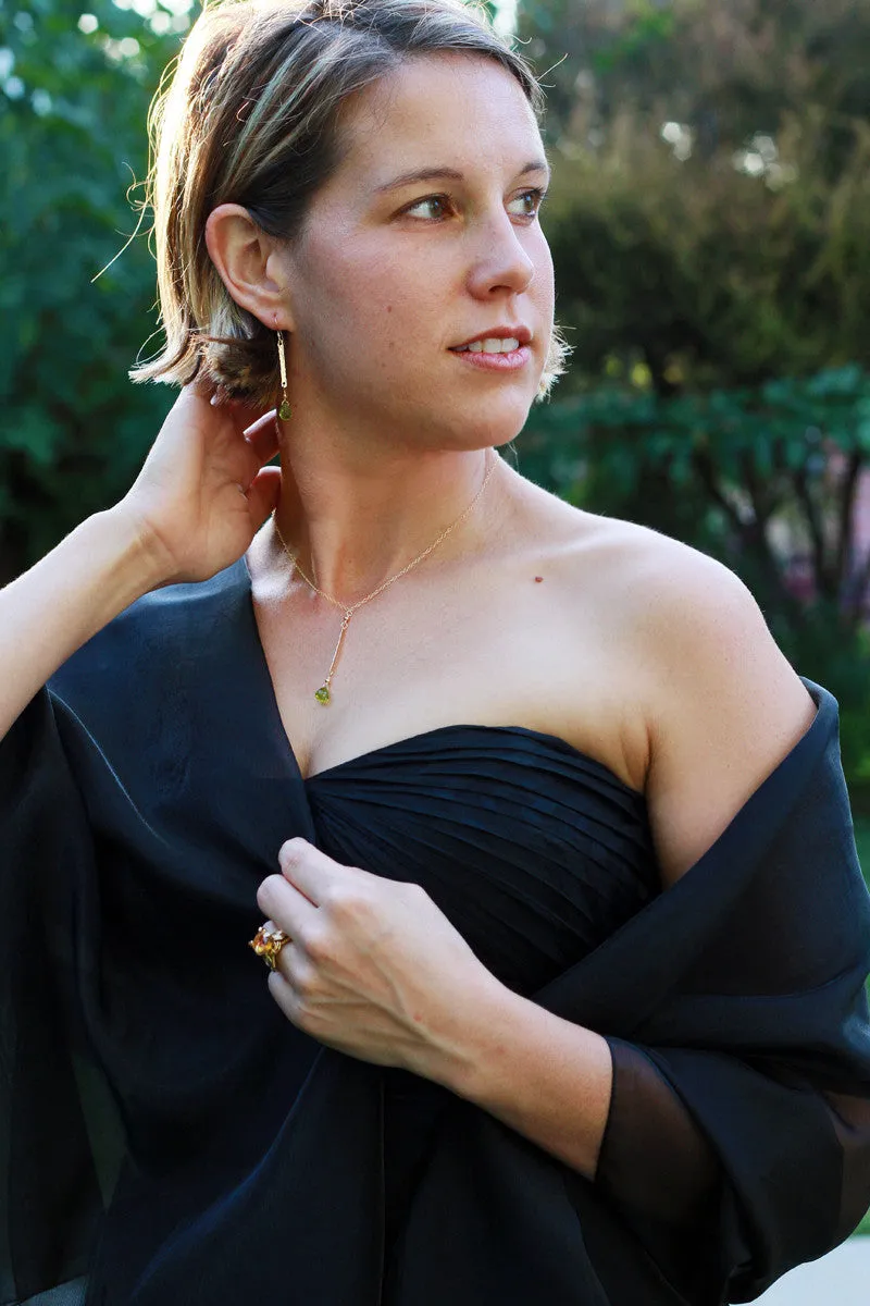 WHOLESALE - The Hammered Gold Bar And Peridot Drop Earrings